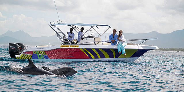 Private 2 hour le morne tour by speedboat (1)